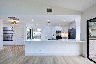 6890 Touchstone Cir in West Palm Beach, FL - Building Photo - Building Photo