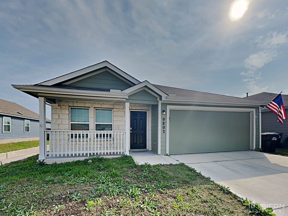 9802 Marbach Brk in San Antonio, TX - Building Photo