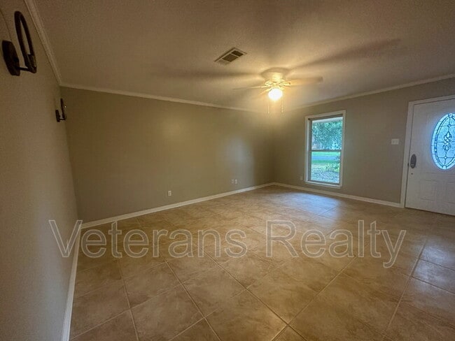 2316 Demaret Dr in Gulfport, MS - Building Photo - Building Photo
