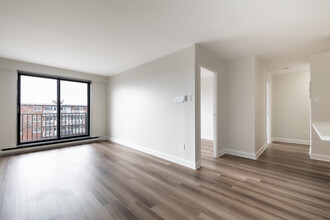 Rue Mistral in Montréal, QC - Building Photo - Interior Photo