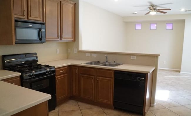 9310 Quiet Mist Ct in Las Vegas, NV - Building Photo - Building Photo