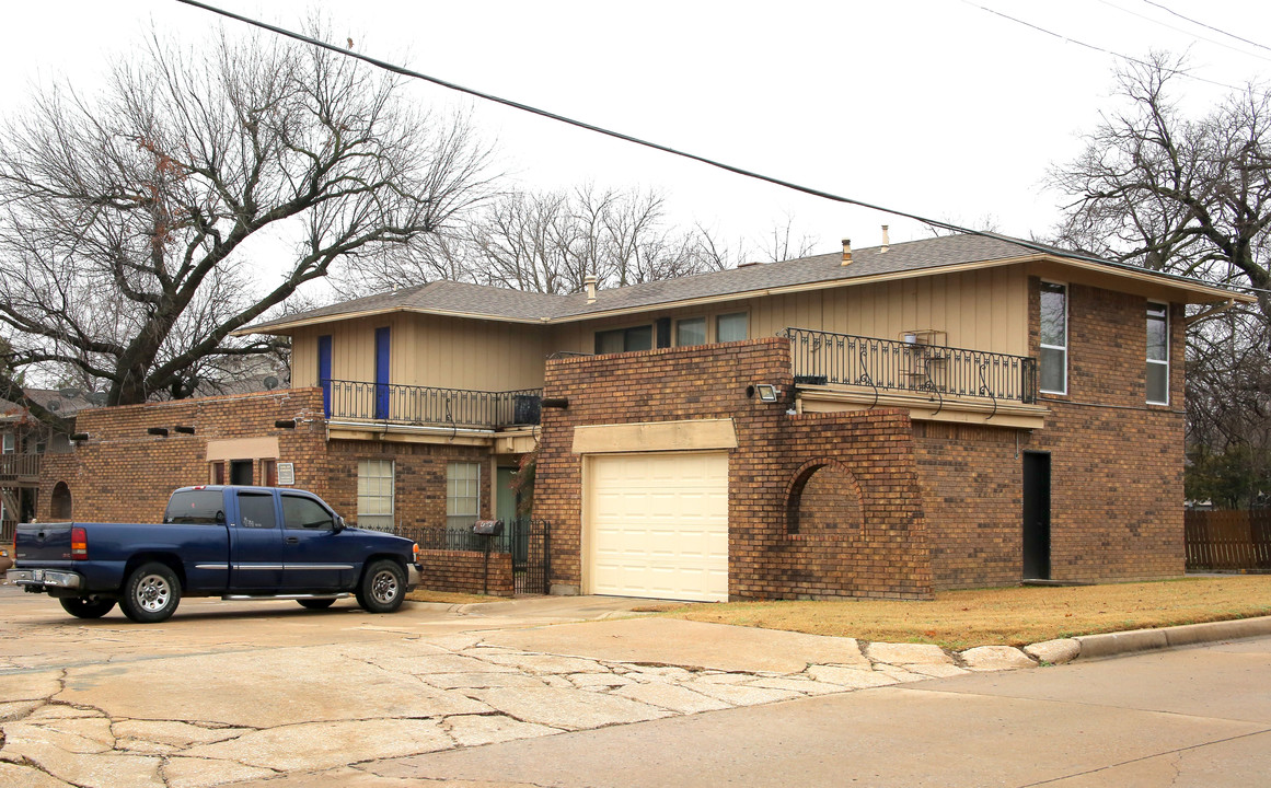 Charl Ann Apartments in Tulsa, OK - Building Photo