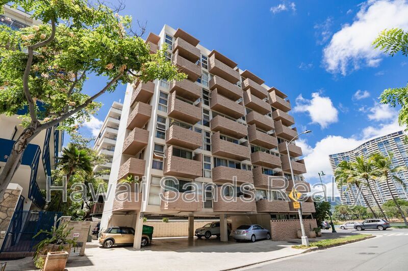 454 Namahana St in Honolulu, HI - Building Photo