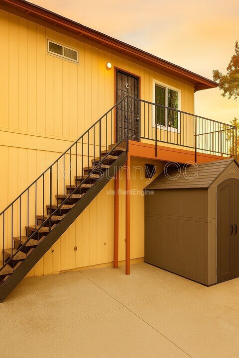 747 N Philadelphia St in Anaheim, CA - Building Photo