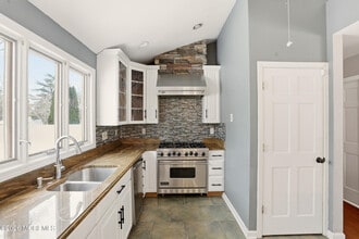 1057 Savannah St in Toms River, NJ - Building Photo - Building Photo