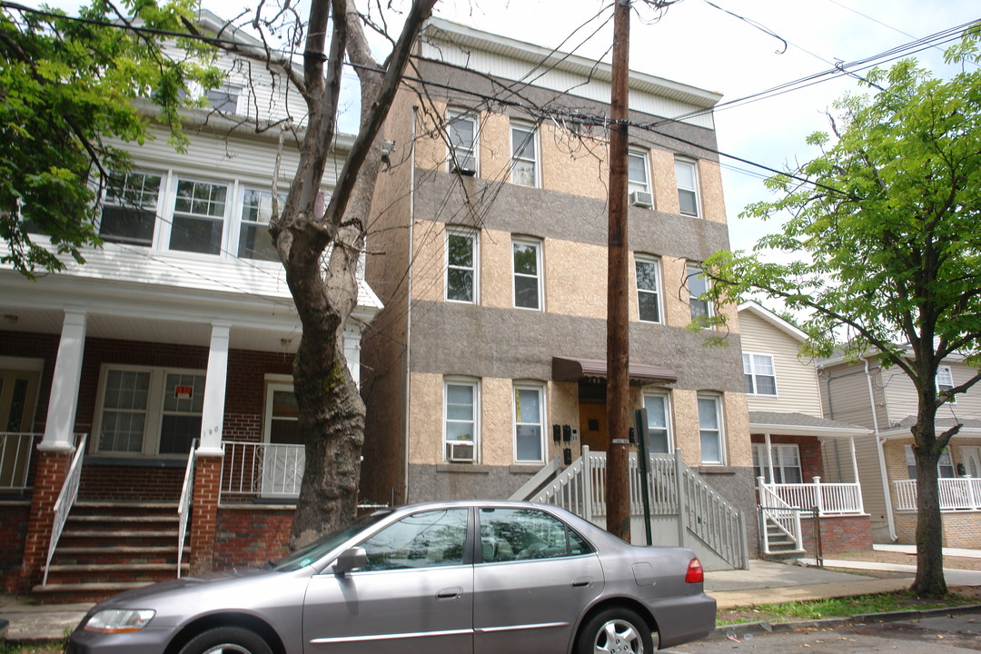 188 Broad St in Perth Amboy, NJ - Building Photo