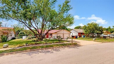 5906 Wagon Bend in Austin, TX - Building Photo - Building Photo