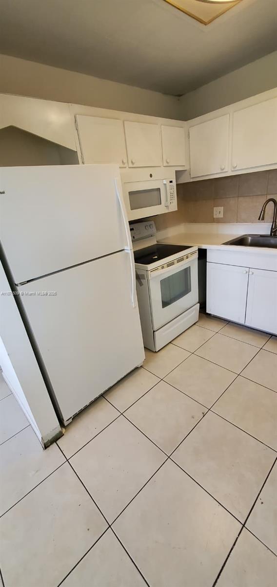 property at 600 Village Green Ct