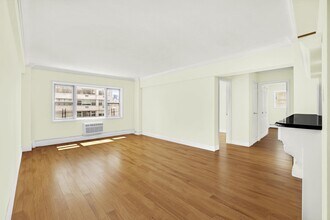 40 Sutton Pl in New York, NY - Building Photo - Building Photo