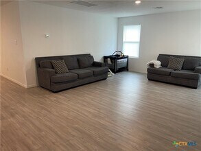 5930 Antonio Pl in Seguin, TX - Building Photo - Building Photo