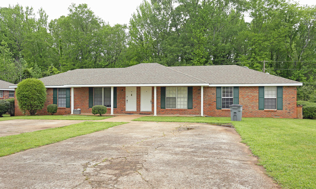 Cambridge Arms in Florence, AL - Building Photo - Building Photo