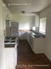 591 W Sherman St in Lebanon, OR - Building Photo - Building Photo