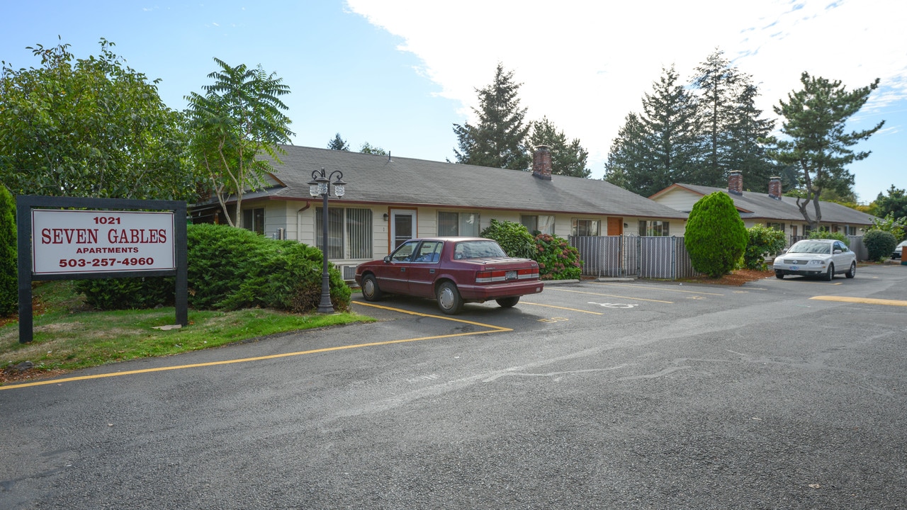 Seven Gables Apartments in Portland, OR - Building Photo