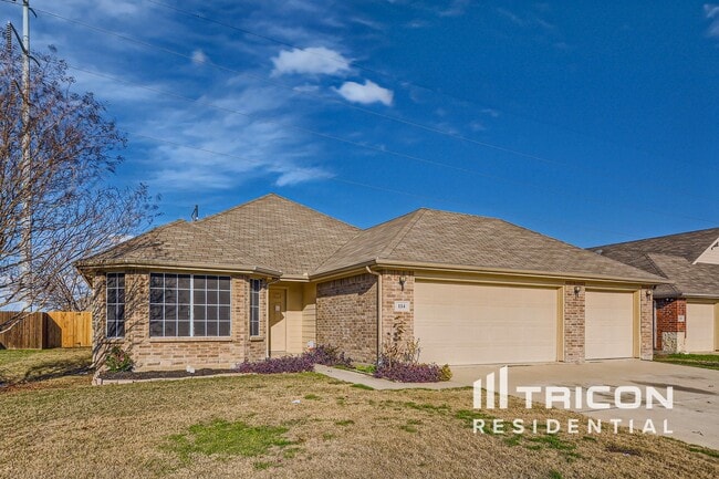 114 Pinto Dr in Waxahachie, TX - Building Photo - Building Photo