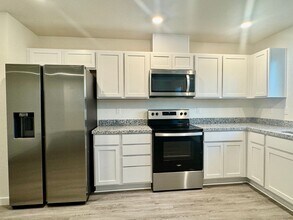 2121 Shady Tree Cir in Roseville, CA - Building Photo - Building Photo