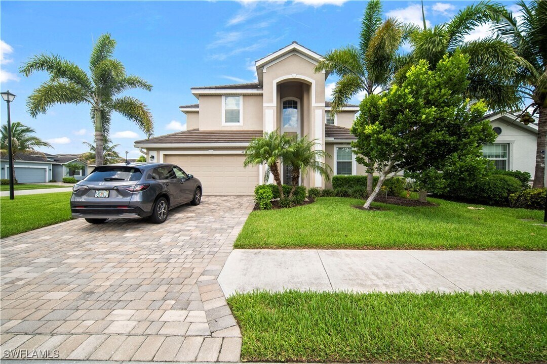 4234 Bluegrass Dr in Ft. Myers, FL - Building Photo
