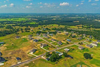 105 Kathy Stephens Ave in Springtown, TX - Building Photo - Building Photo