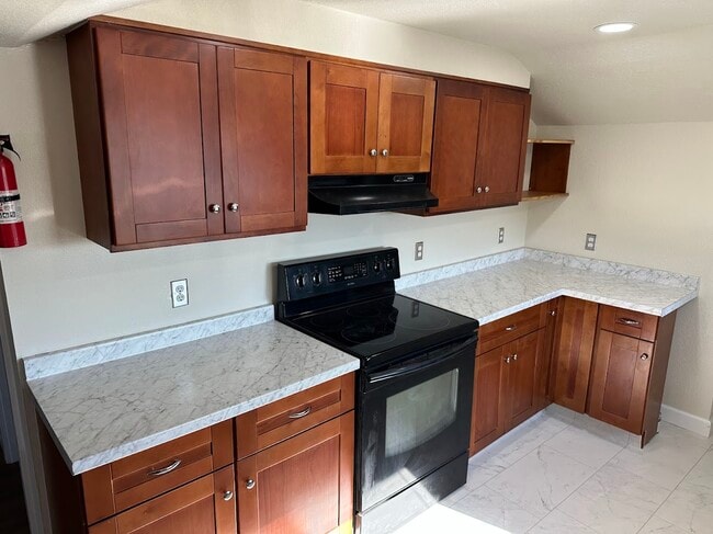 2132 19th Ave, Unit B in Oakland, CA - Building Photo - Building Photo