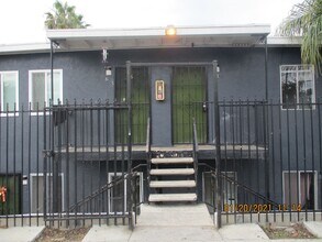 1048 &amp; 1100 E Ave. in National City, CA - Foto de edificio - Building Photo