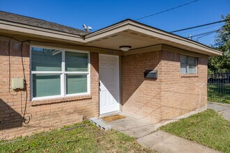 Minden Square Condos in Houston, TX - Foto de edificio - Building Photo