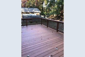 1018 Jefferson Rd in Greensboro, NC - Building Photo - Building Photo