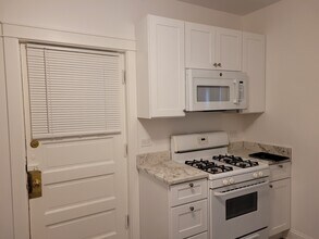 4003 N Hamlin Ave, Unit 1st Floor in Chicago, IL - Foto de edificio - Building Photo