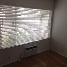 1123 S Wooster St, Unit 101 in Los Angeles, CA - Building Photo - Building Photo