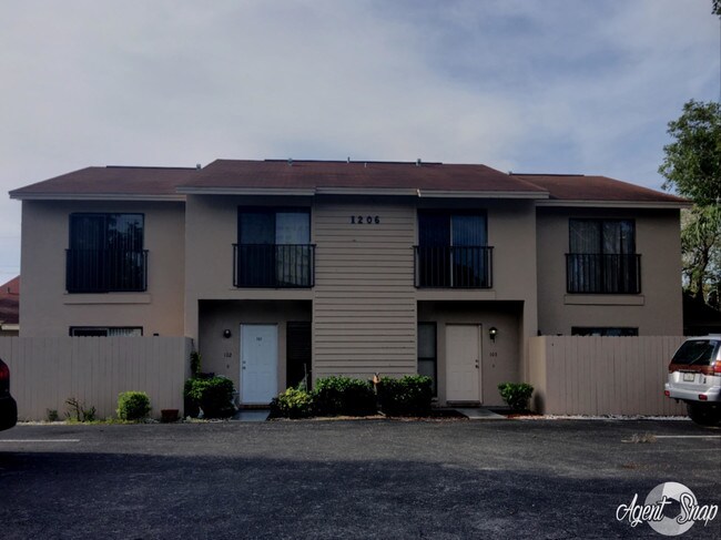 801 SE 12th Ave-Unit -203 in Cape Coral, FL - Building Photo - Building Photo