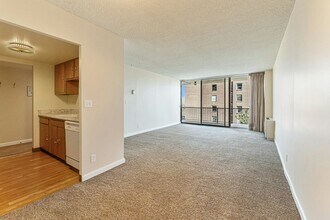 421 S Howes St in Fort Collins, CO - Foto de edificio - Building Photo