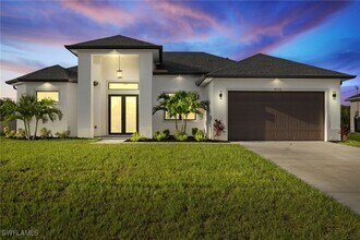 4713 6th St W in Lehigh Acres, FL - Building Photo - Building Photo