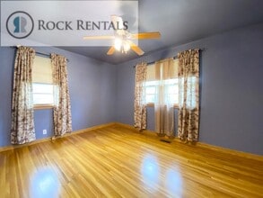 2206 Tyler St in Hutchinson, KS - Building Photo - Building Photo