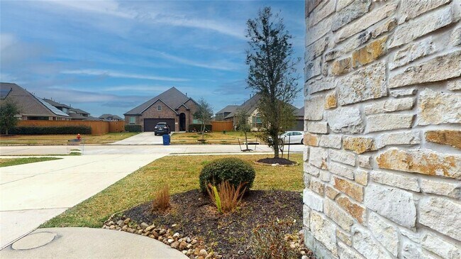 2327 Windy Sail Dr in La Marque, TX - Building Photo - Building Photo