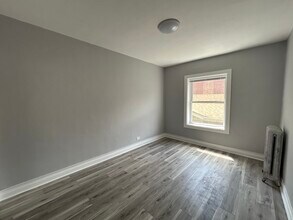6956 N Ashland Ave in Chicago, IL - Building Photo - Building Photo