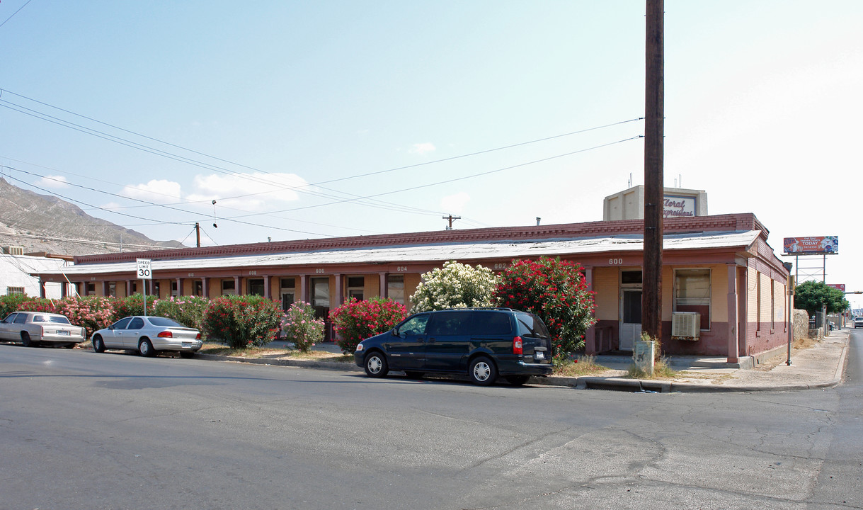 602-616 Dallas St in El Paso, TX - Building Photo