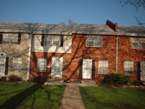 Nieman Townhomes in Overland Park, KS - Building Photo - Building Photo