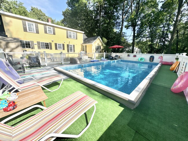 property at 73 Kingsbury St