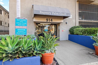 Regency Palm Court in Los Angeles, CA - Foto de edificio - Building Photo