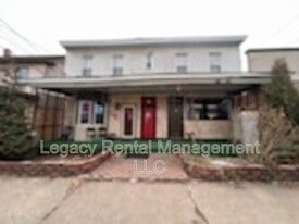 4 Broad St in Beaver Meadows, PA - Building Photo