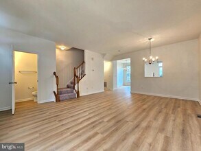 15330 Elizabeth Burbage Loop in Woodbridge, VA - Building Photo - Building Photo