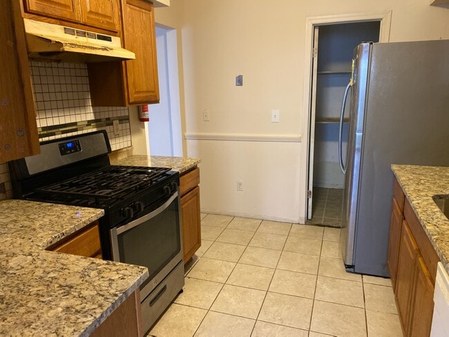 14 Tarragon Dr in Lumberton, NJ - Building Photo - Building Photo