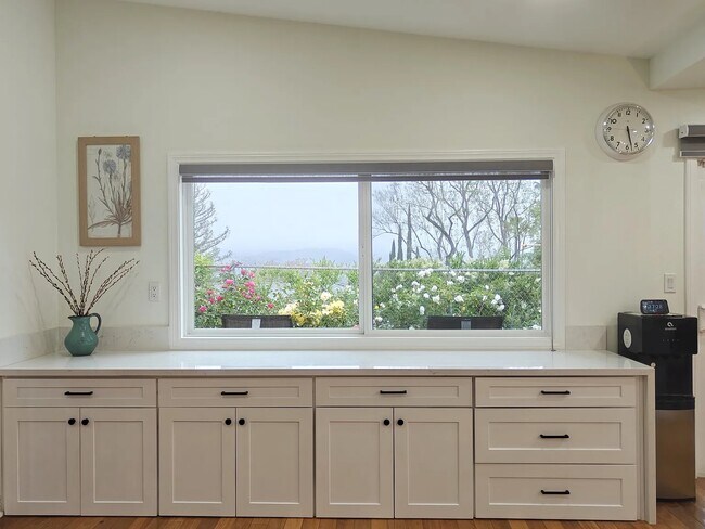4719 Dunman Ave in Woodland Hills, CA - Building Photo - Building Photo