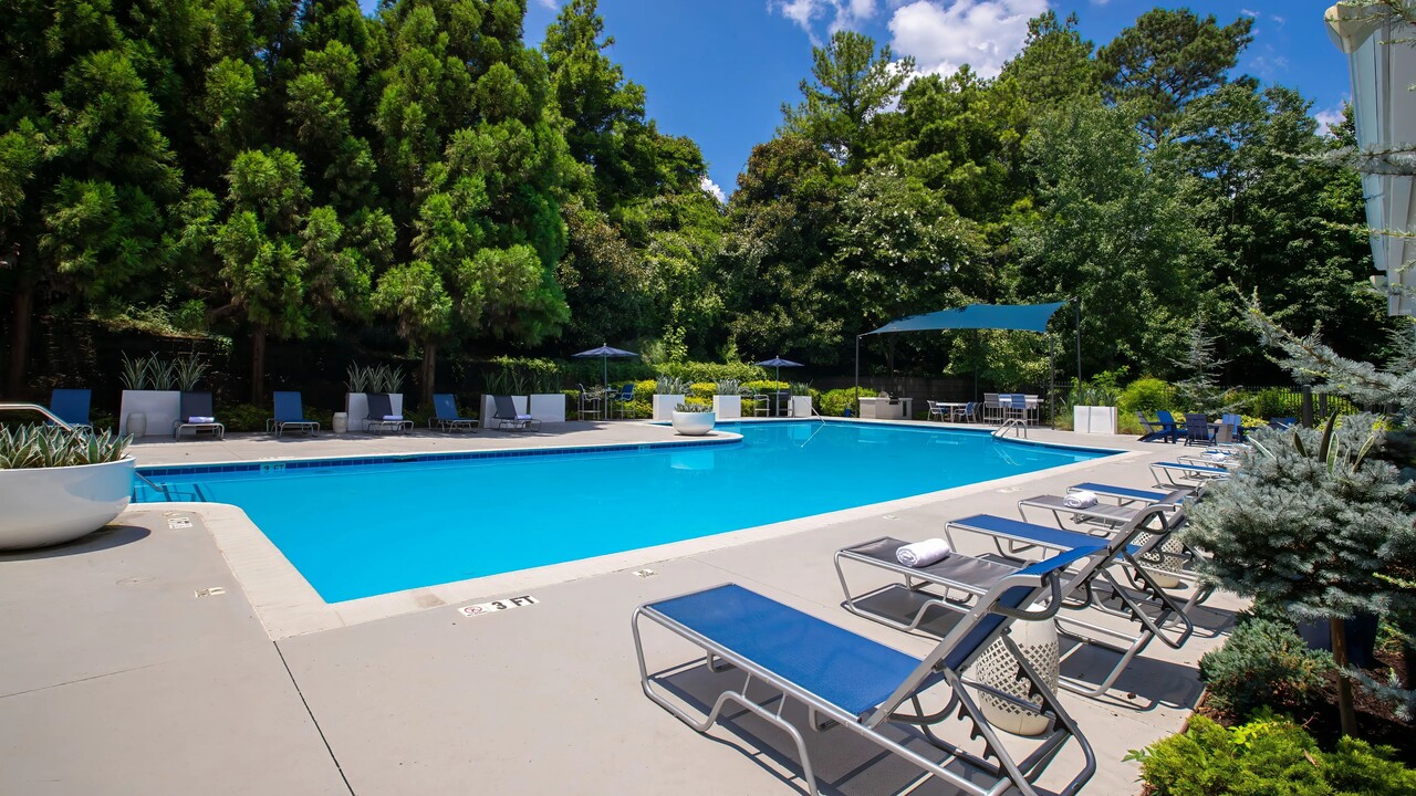12th and James Luxury Apartments in Atlanta, GA - Foto de edificio