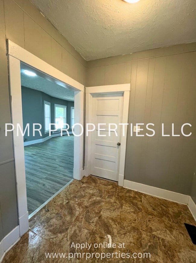 3931 Florence Blvd in Omaha, NE - Building Photo - Building Photo