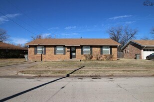 1406 Christine Rd in Wichita Falls, TX - Building Photo