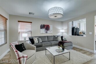 11895 Giles St in Las Vegas, NV - Building Photo - Building Photo