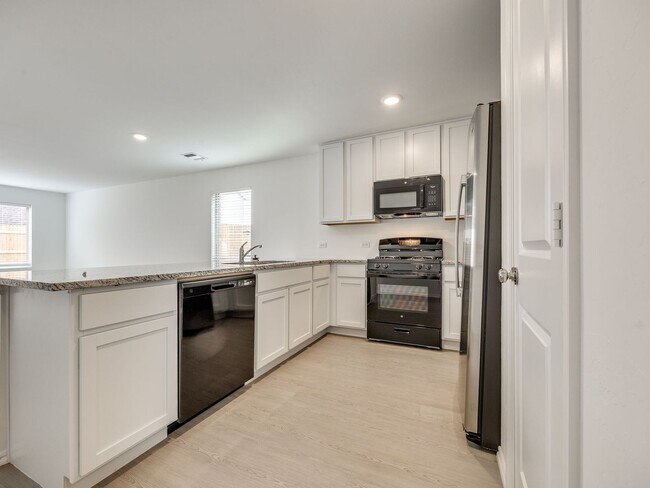 2027 Delphine Dr in Norman, OK - Building Photo - Building Photo