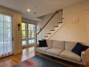 14 Decatur St in Cambridge, MA - Building Photo - Building Photo