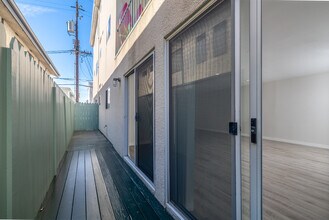 Large Remodeled 2x2 Unit with Huge Patio in Santa Monica, CA - Foto de edificio - Interior Photo