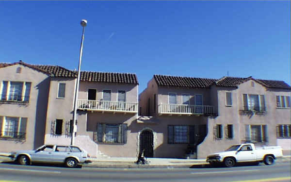 4504 S Hoover St in Los Angeles, CA - Foto de edificio