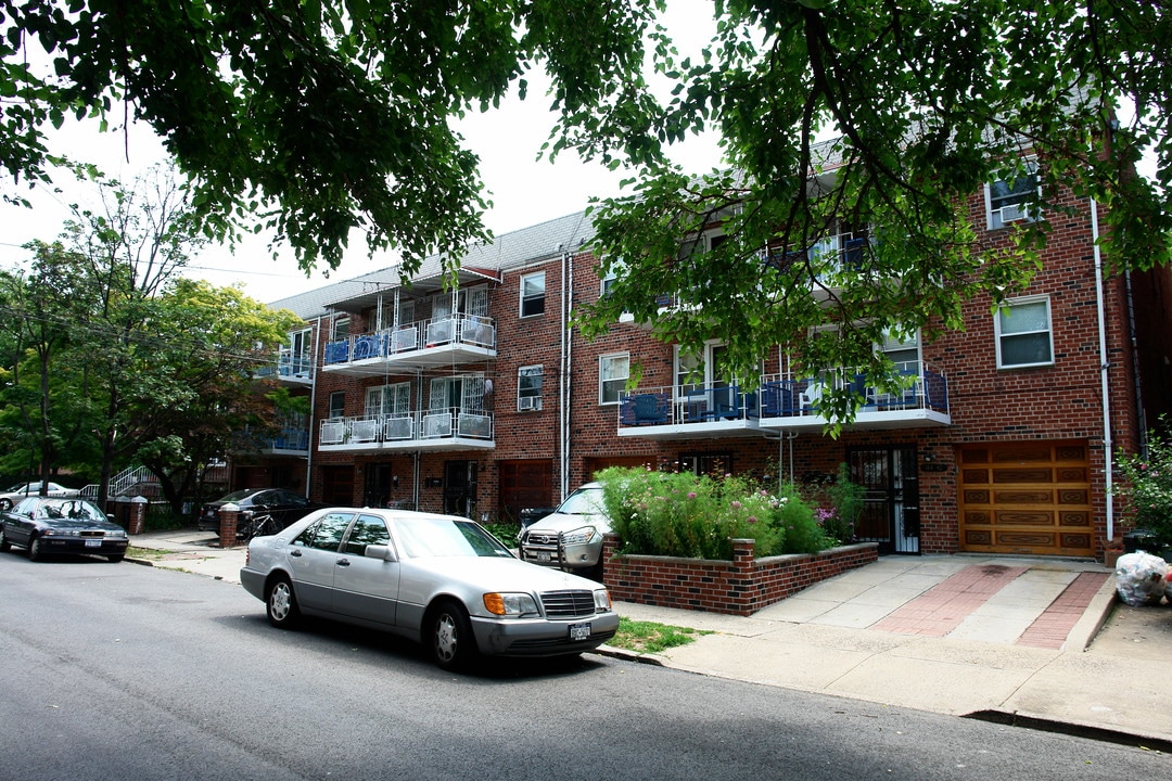 14442-14450 37th Ave in Flushing, NY - Building Photo
